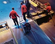 Chaos2EnterArena.jpg (2.57 MB) Chaos 2 being carried through the entrance ramp in Series 3