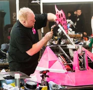 Glitterbomb pits.jpg (97 KB) GlitterBomb in the pits