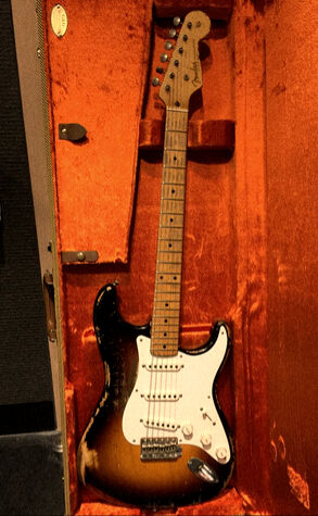 A electric guitar of the fine greatest blues rock (1)