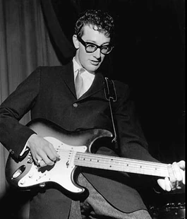Buddy-holly-performing-on-guitar