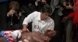 Rocky holds a dying Apollo Creed.