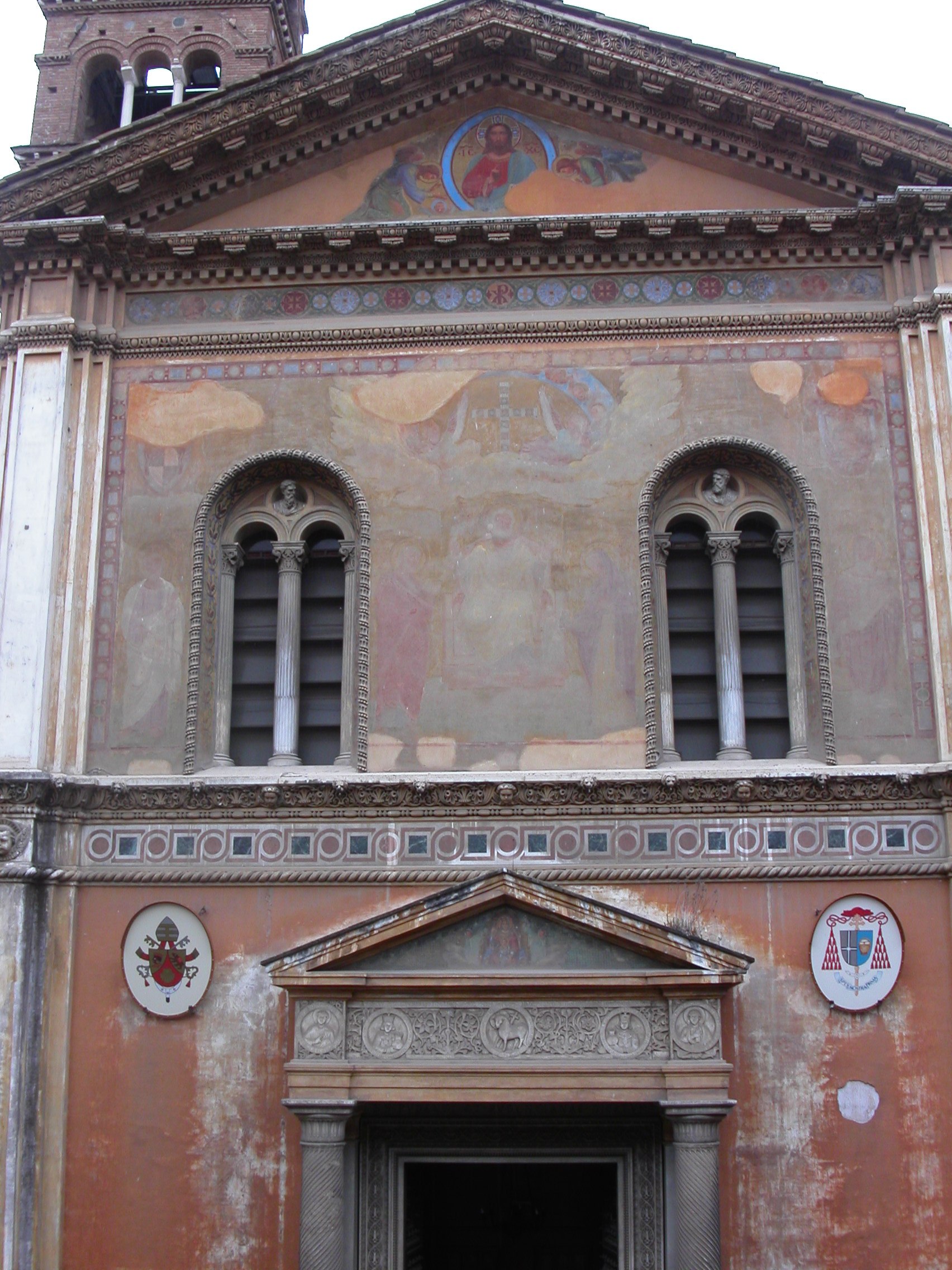 Double cornice on the faade of the church of the sepulchre