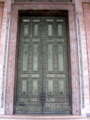 2011 Lateran, door