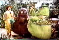 5.jpg (25 KB) Uncle O'Grimacey with Grimace and Ronald McDonald.