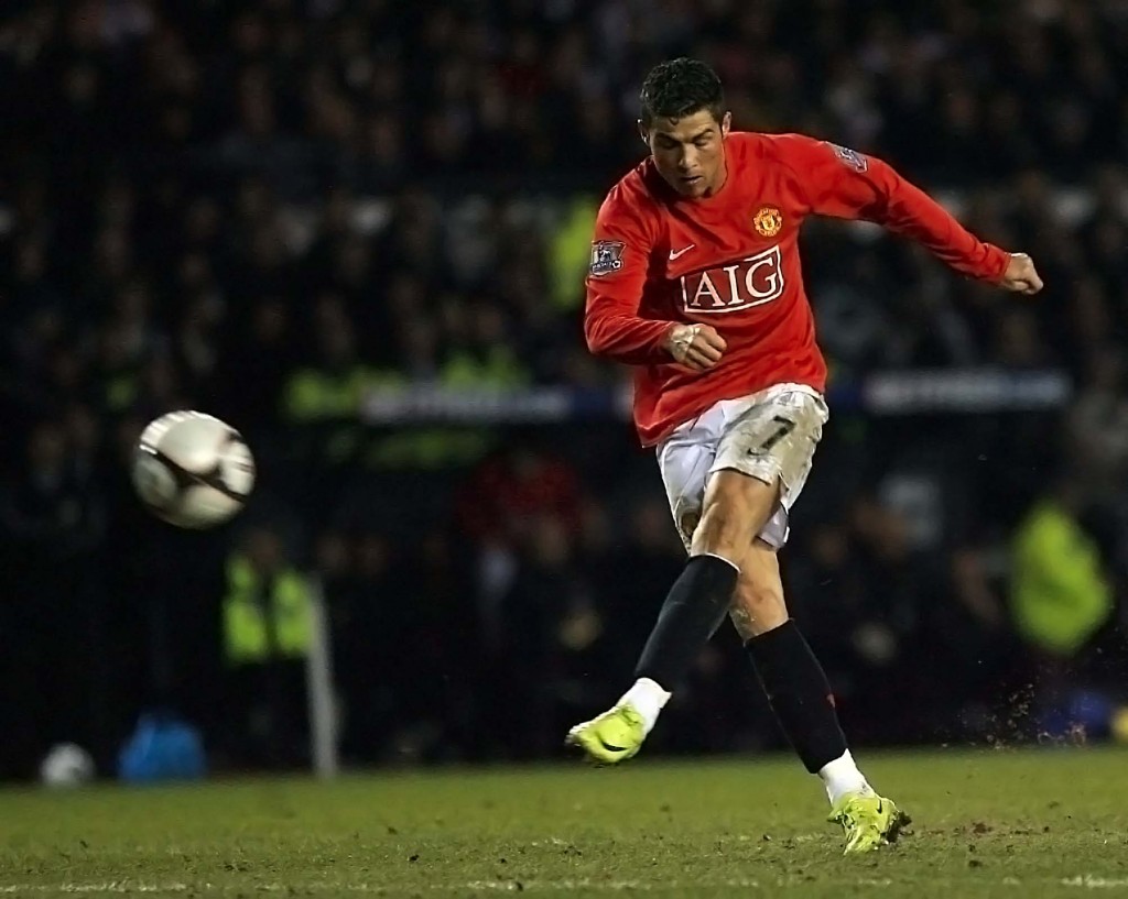 Cristiano Ronaldo, Manchester United Player of the Year 2007/08.   Manchester united players, Ronaldo, Cristiano ronaldo manchester