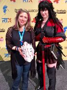 Anna and a Raven cosplayer