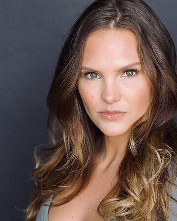 Cassandra Jean Amell Roswell Wiki Fandom Cassandra Jean Amell Roswell Wiki Fandom