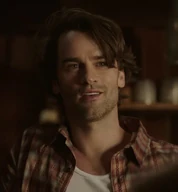 Clyde He and Bonnie have been robbing banks in Roswell. Portrayed by Andrew Lees