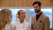 Elle bietet Carla und Julius ein Fake-Coaching an.