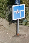 Panneau actuel en place à Jonches (Yonne). © Google Street View