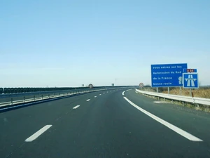 Exemple d'utilisation du panneau C207 en place sur l'A54 © Padawan53