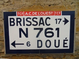 49 Louresse ex-N761xD159
