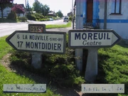 ex-N35 - Double poteau de direction à Moreuil (déposé entre 2010 et 2011). ©R