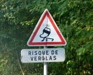 Modèle actuel et panonceau pliables en place. © Mathis73