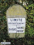 Borne limite entre l'Oise (D1) et la Seine-Maritime (D21).