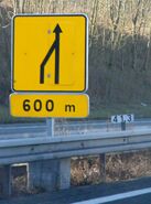 Panneau KD10a avec panonceau KM1 sur l'A4. © Hugom 08
