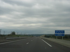 Avant le péage de la Boisse et jumelage avec la LGV Rhône-Alpes.