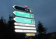 Signalisation de la RN77 à Arcis-sur-Aube, encore en place en Août 2007..