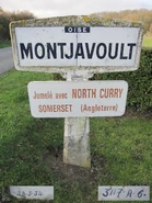 60D006E - Montjavoult.jpg (1,29 Mio) Poteau Michelin d'entrée de Montjavoult.