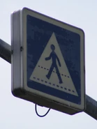 Caisson lumineux à l'ancien graphisme en place. © Hugom08