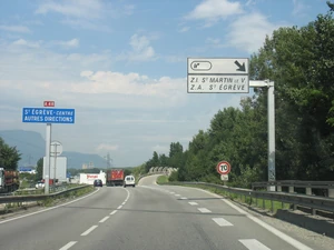 Sortie non numérotée (Z.A. Saint-Égrève), avant l'arrivée sur l'A48.