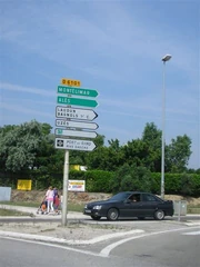 L'ancienne RN101 à Remoulins : une des plus courtes routes nationales de France avant 2006. © G.E.