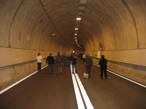 Tube historique, accueillant la circulation en double sens.