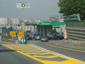 Station service de Noisy-le-Sec, en direction de Lille