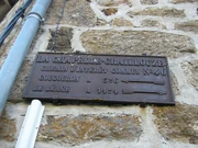Plaque de cocher à Lachapelle-Graillouse sur l'ancien IC40 (actuelle D16). © G.E.