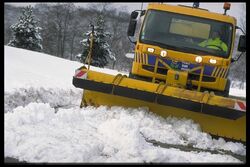 Circulation - Réseaux routiers et autoroutiers. Les chasse-neige parés pour  l'hiver