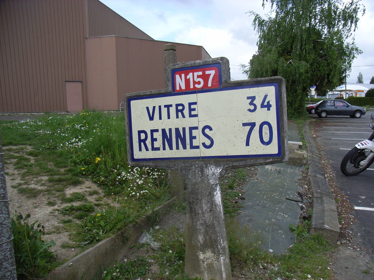 Panneau de ville avec nom de rue - Commune Rennes ou Nantes - En acier