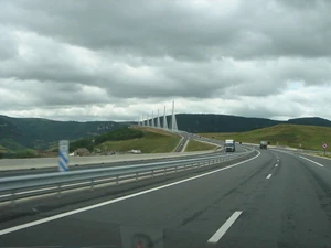 En arrivant au viaduc de Millau (2)