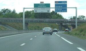 Deux axes déclassés au sud-ouest de Tours : N585 (actuelle M37) et A85 (actuelle M751) © France Autoroutes