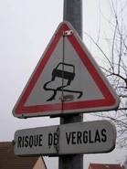 Modèle actuel & panonceau amovibles en place. © GPS Nico