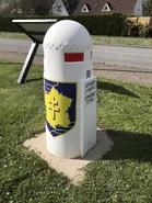 Borne de la Voie de la 2e Division Blindée à Guyancourt. © G.E.