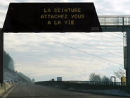 PMV avec message de sécurité routière sur l'A51. © Hugom08