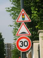 B14 8.jpg (115 kio) Panneau en place (en haut). © GPS Nico