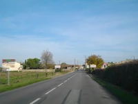 La D129 à l'entrée du Petit Bordeaux