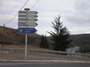  La D502 à la Madeleine, intersection D488 © Didier S.