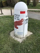 Borne de la Voie de la 2e Division Blindée à Guyancourt. © G.E.