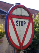 AB4 7.jpg (108 kio) Ancien modèle du panneau STOP en place. © Hugom 08