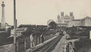Le tramway de Fourvière à Loyasse sur le viaduc des quatres vents. © Archives Municipales de Lyon. Cote 4fi4261