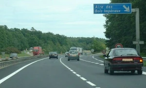 L'Autoroute A6 au niveau de l'aire des Bois Impériaux, © France Autoroutes