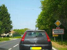 Entrée dans Mignaloux-Beauvoir et aussi entrée dans les bouchons