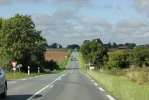 La D728 entre la Clisse et Corme-Royal.