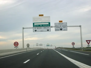 Avant l'échangeur 102.