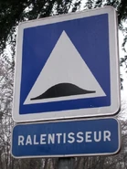 Modèle actuel & panonceau en place. © GPS Nico