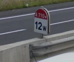 Borne kilométrique de l'A710w (nom donné entre l'A89 (A71) et Clermont-Ferrand. © Google Maps.