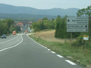 La D1004 peu avant Singrist