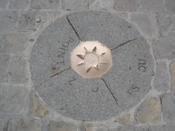 Point zéro des routes de France sur le parvis de Notre-Dame de Paris. (c) G.E.